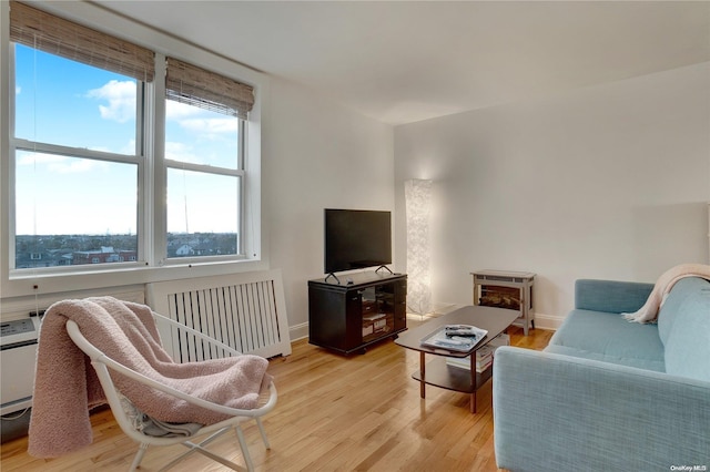 Listing photo 3 for 130 Bch 121st St Unit 5G, Rockaway Park NY 11694