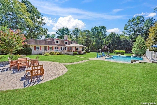 view of yard featuring a patio