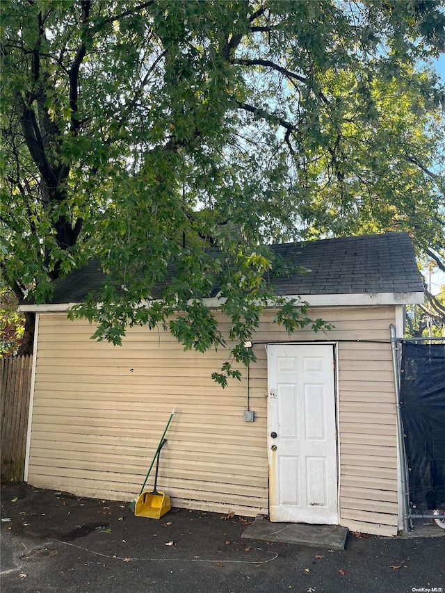 view of outbuilding