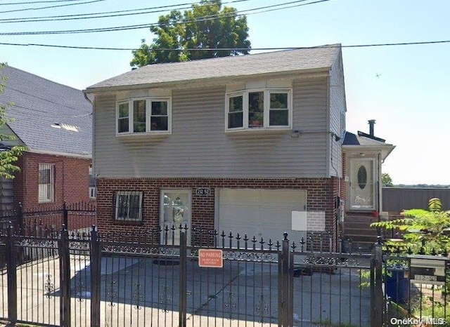 view of front facade featuring a garage