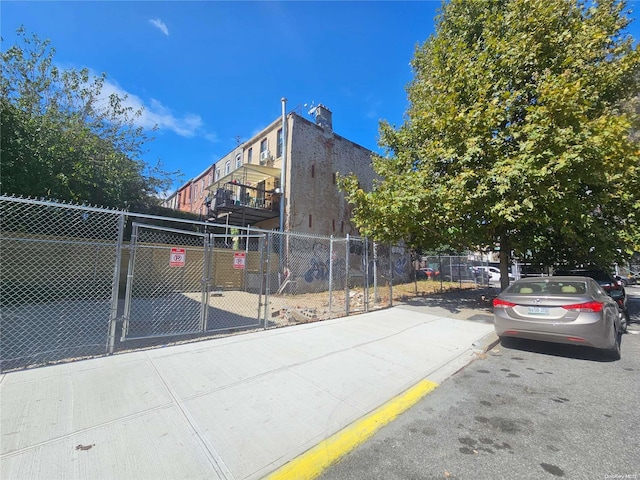 Listing photo 2 for 1342 Herkimer St Unit 2, Brooklyn NY 11233