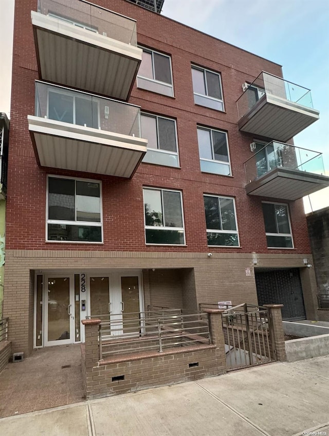 228 55th St Unit 4B, Brooklyn, NY 11220
