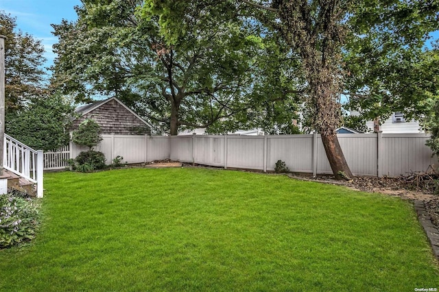 9 N Bayles Ave, Port Washington, NY 11050 - view of yard