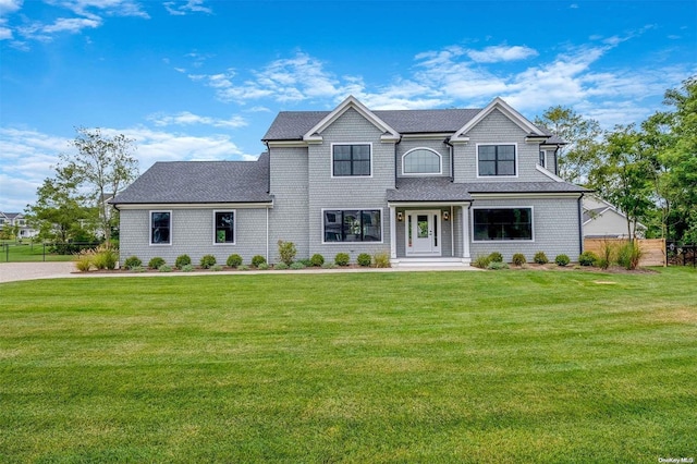 view of front facade with a front lawn