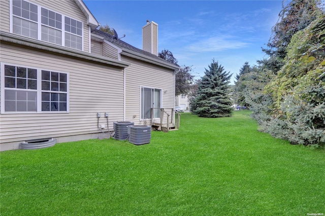 view of yard featuring cooling unit