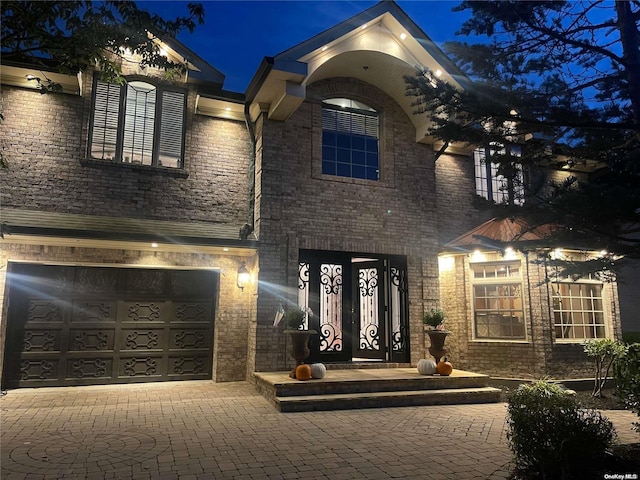 view of front of house featuring a garage