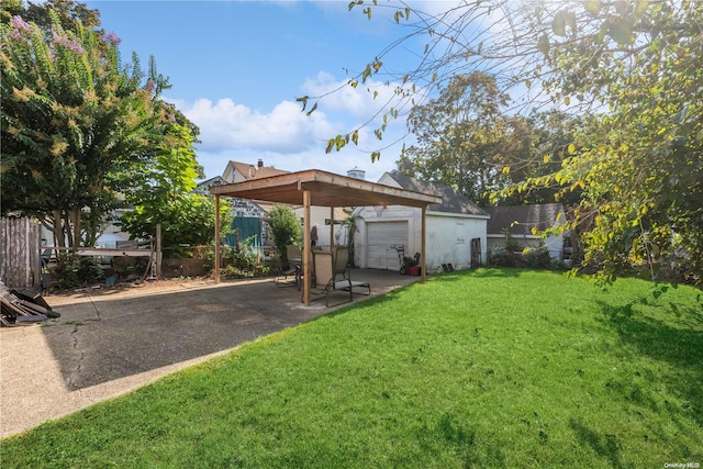 view of yard with a patio area