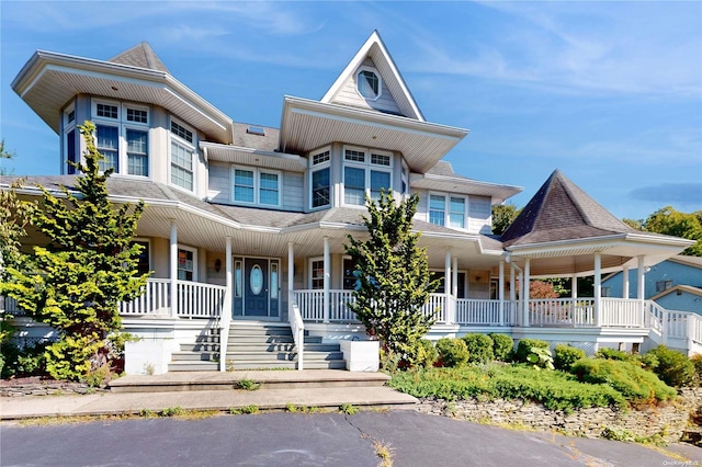 view of front of house featuring a porch