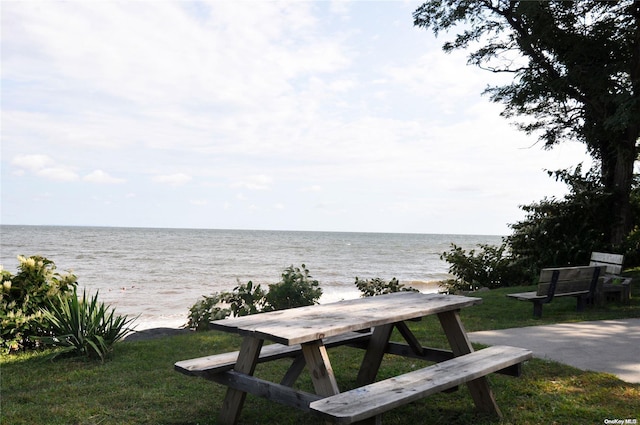 view of property's community featuring a water view