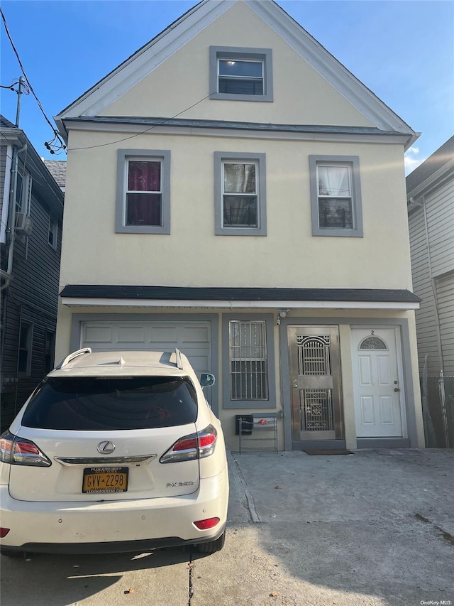 view of front facade featuring a garage