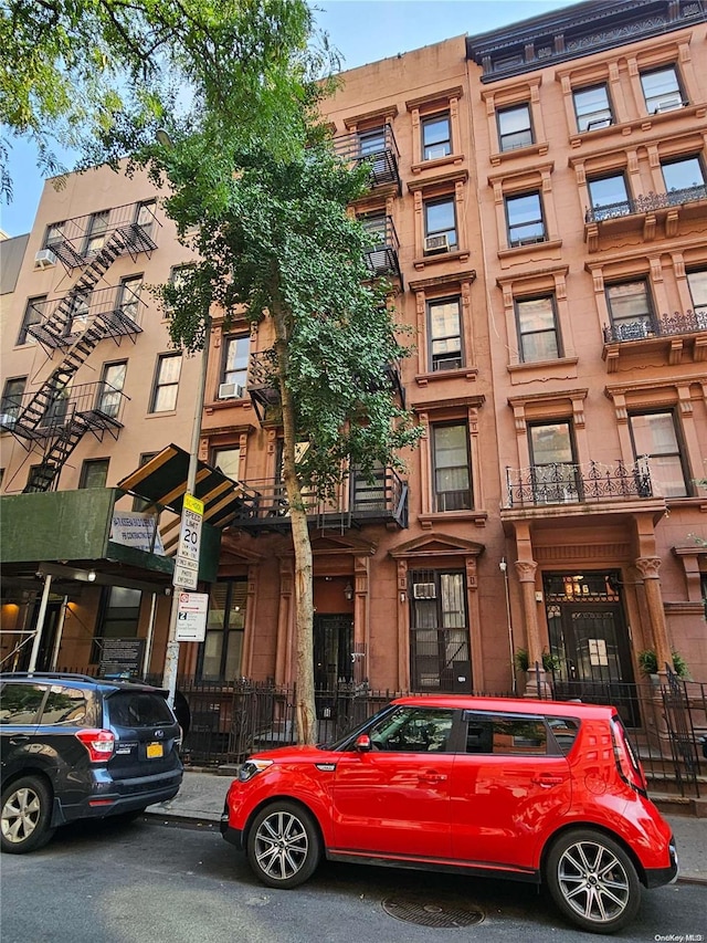 344 W 48 Unit 1Re, New York Manhattan, NY 10036 - view of building exterior