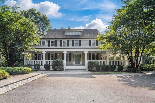 view of front of house featuring covered porch