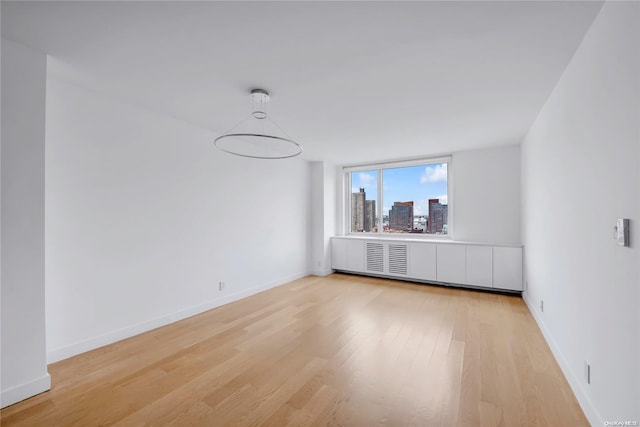 Listing photo 2 for 301 W 53rd St Unit 16B, New York Manhattan NY 10019