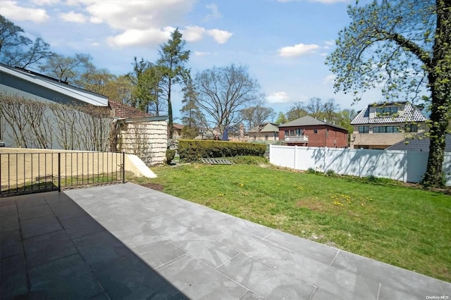 view of yard with a patio area