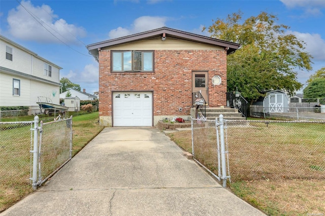 view of front facade featuring a garage and a front lawn