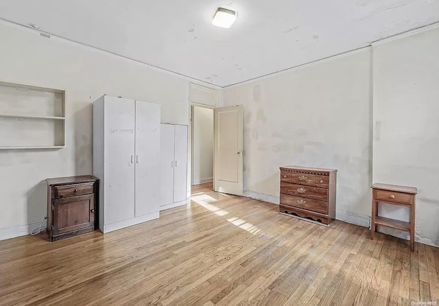 unfurnished bedroom featuring light hardwood / wood-style floors