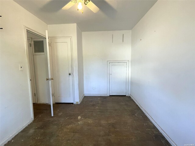 unfurnished bedroom with ceiling fan