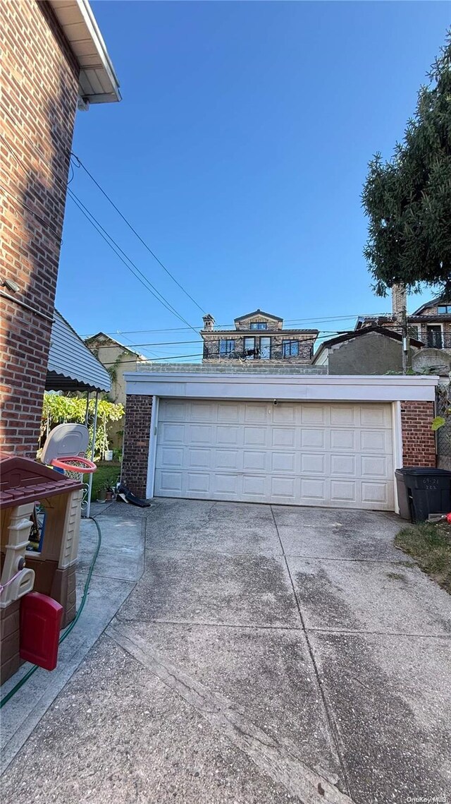 view of detached garage