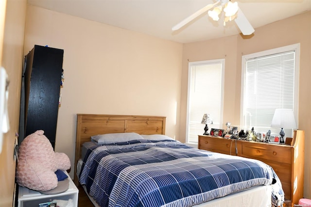 bedroom featuring ceiling fan