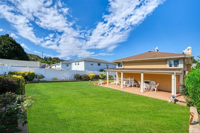 view of yard featuring a patio