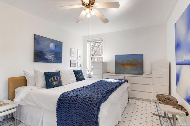 bedroom with ceiling fan