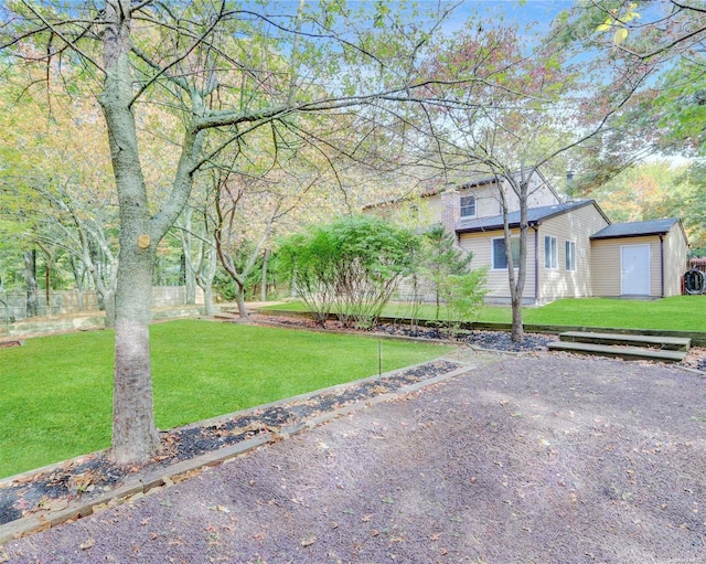 view of front of house with a front lawn