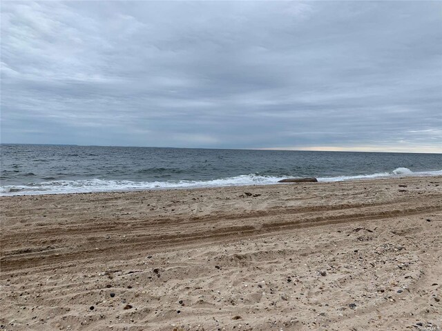 3994 Sound Ave, Riverhead, NY 11901