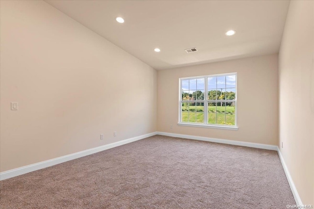 35 Steven Cir Unit 35, Dix Hills, NY 11746 - unfurnished room with carpet and recessed lighting