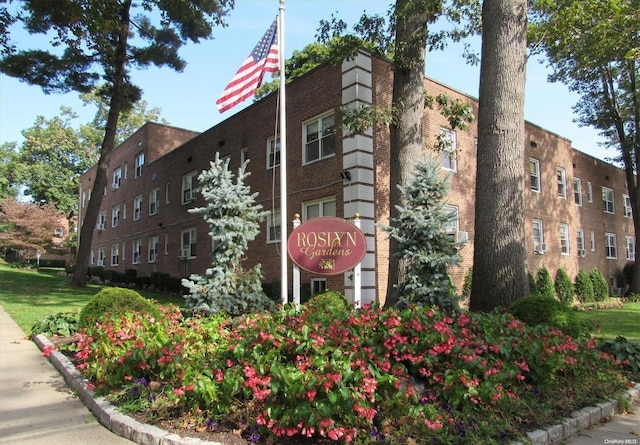 view of building exterior