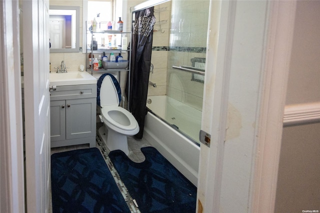 full bathroom with vanity, toilet, shower / bath combo with shower curtain, and backsplash