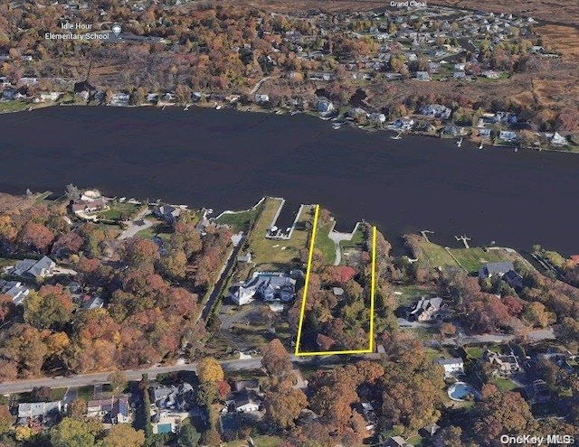 267 Great River Rd, Great River, NY 11739 - aerial view of property and surrounding area featuring property parcel outlined and a large body of water