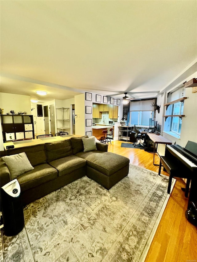 116-11 Curzon Rd Unit 2B, Richmond Hill, NY 11418 - photo 4