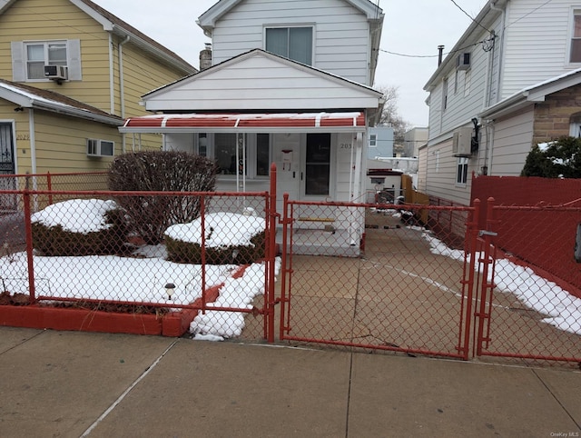 view of front of property featuring a porch