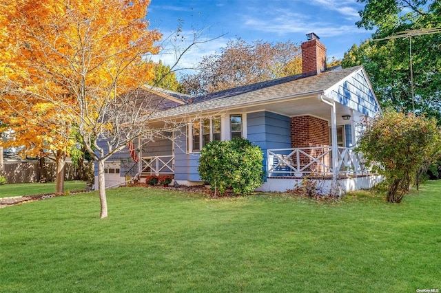 view of front of property with a front yard