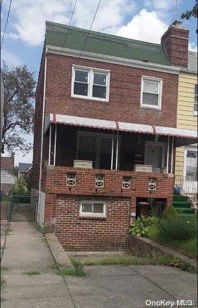 view of townhome / multi-family property