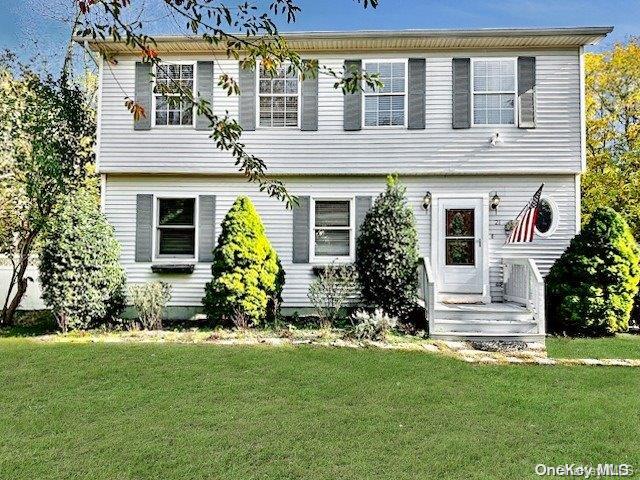 view of front of house with a front yard