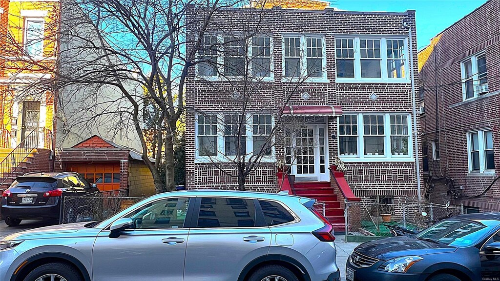 39-26/28 65th St, Woodside, NY 11377 - photo 1
