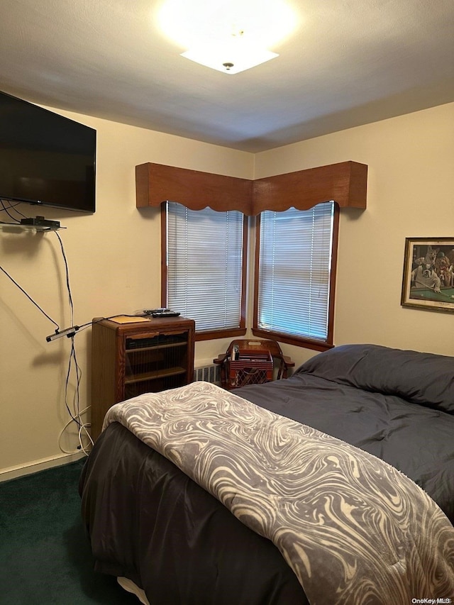 bedroom featuring carpet floors