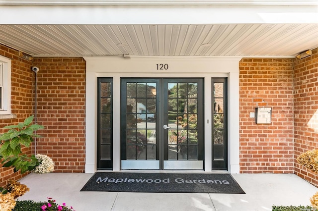 property entrance with a porch