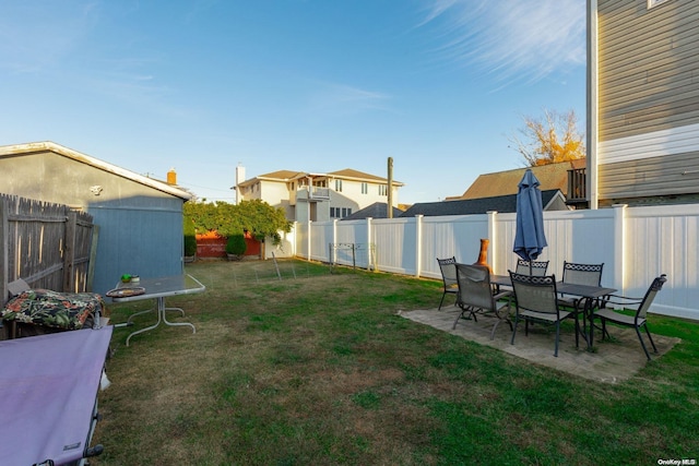 view of yard with a patio area