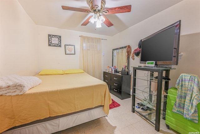 bedroom featuring ceiling fan