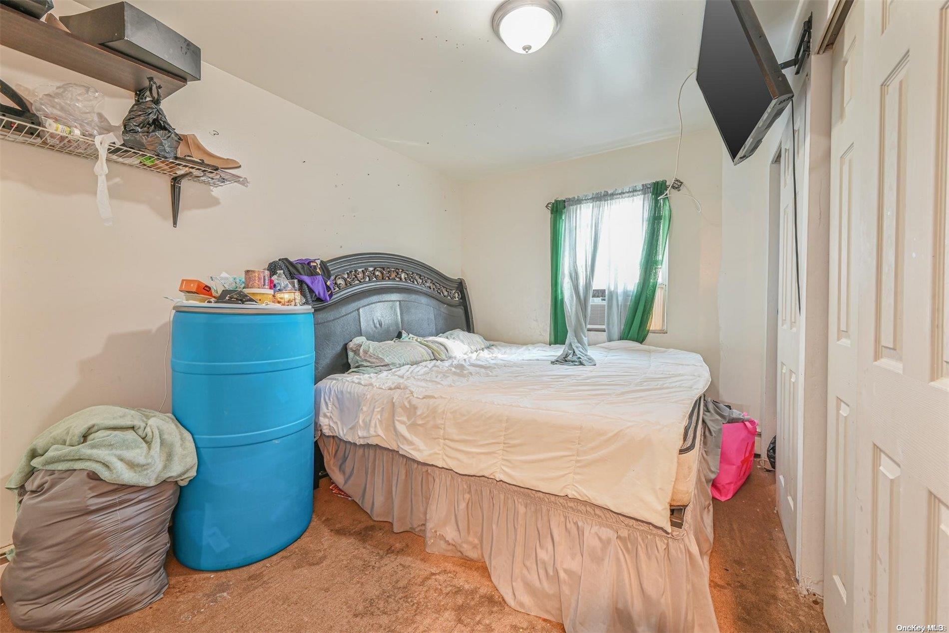 bedroom with carpet