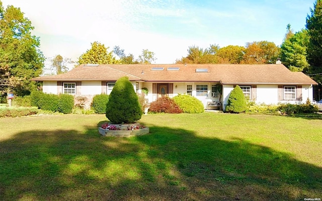 25 Northgate Dr, Syosset, NY 11791 - ranch-style house featuring a front yard