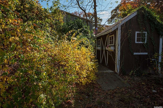 view of side of property