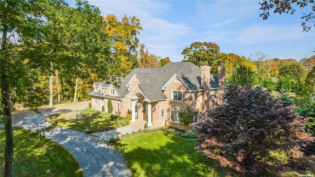 view of front of house with a front yard