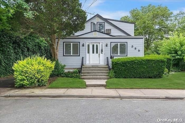 view of front of house with a front yard