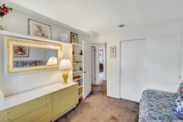 sitting room with carpet