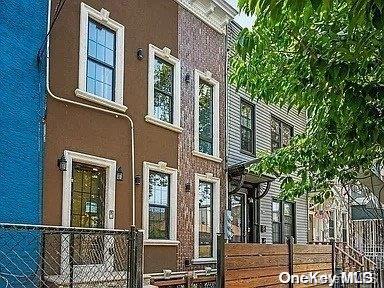 341 Essex St, Brooklyn, NY 11208 - view of side of property