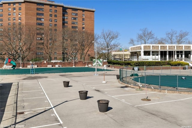 view of swimming pool