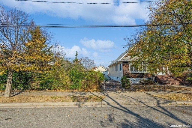 view of front of house